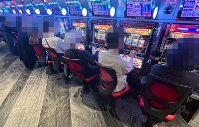パチンコ店内