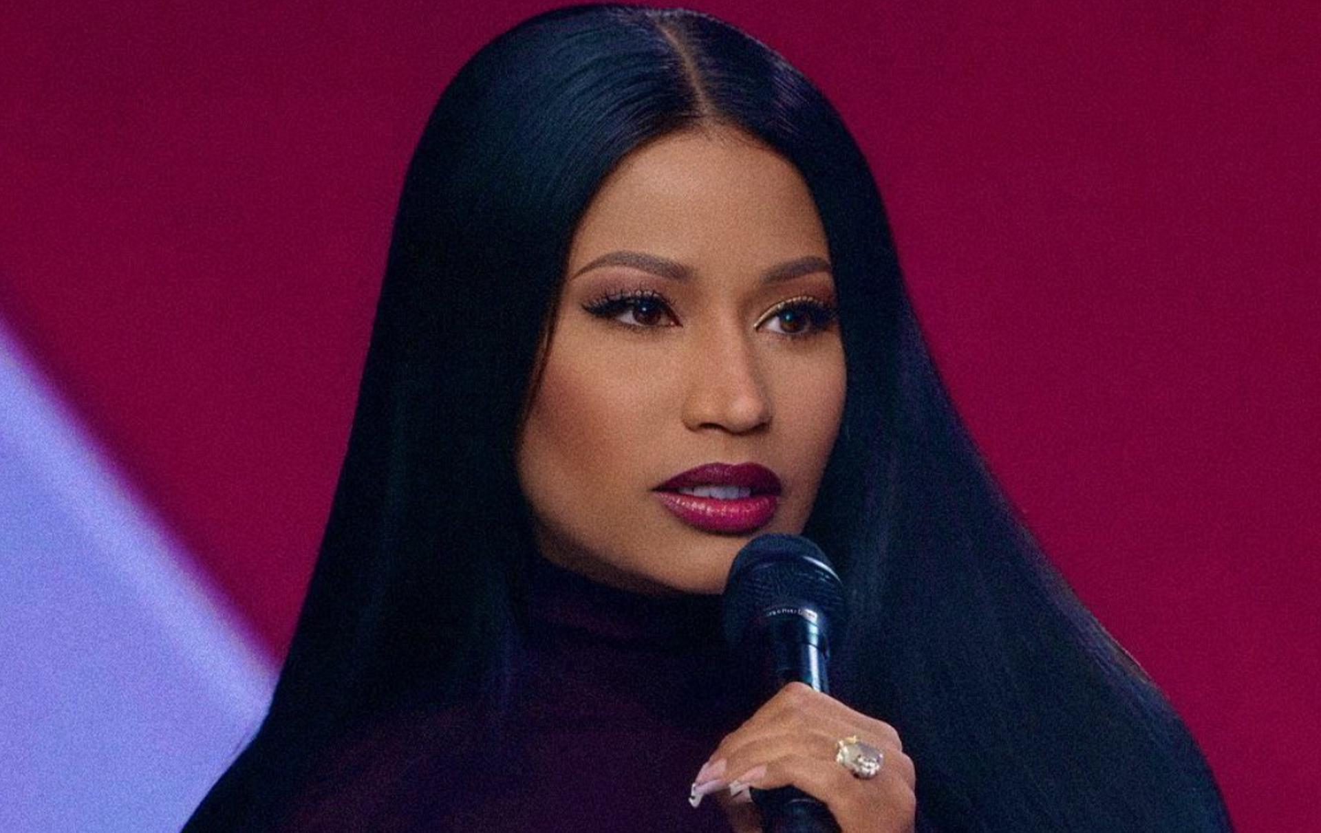 Nicki Minajの国外退去を求める7万人分の署名が集まる