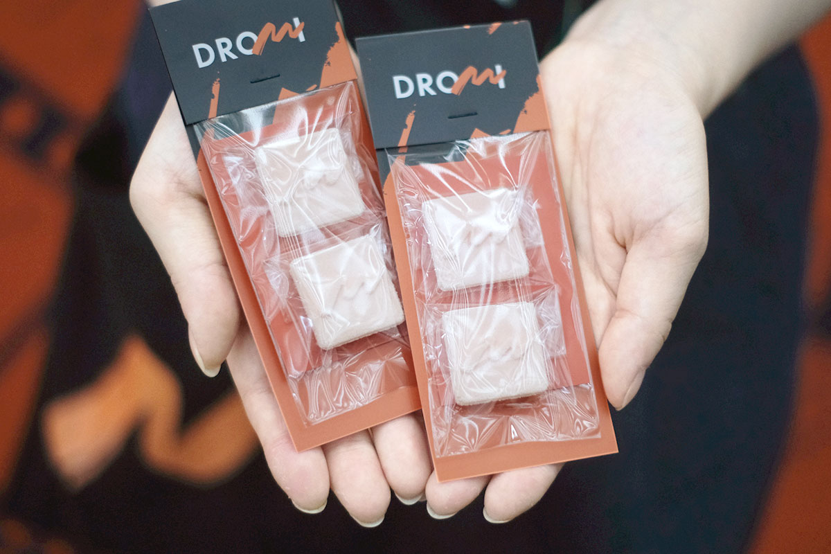 京まふのドローミのブースで配布したオリジナルノベルティのラムネ